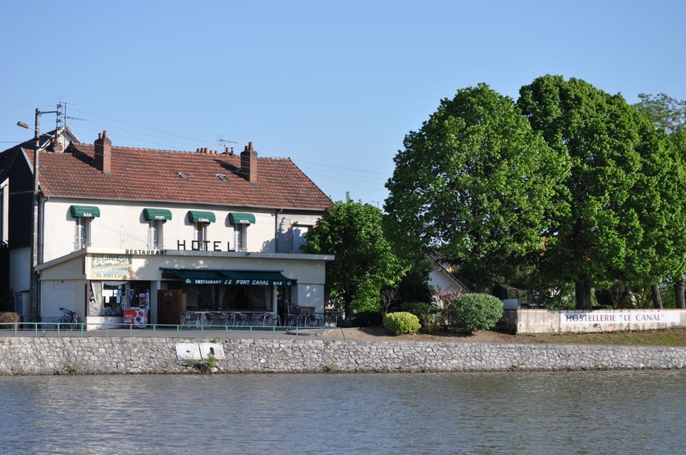 terrase au bord de eaux